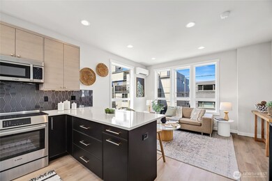 2817 Franklin Ave E unit A, Seattle, WA 98102 - photo 7