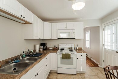 2-4 Mead St unit 2,4, Kittery, ME 03904 - photo 3