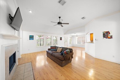 8818 Gas Light Village Dr, Houston, TX 77095 - photo 3