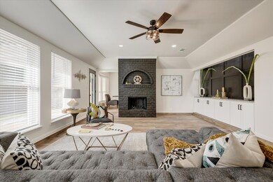 317 Northglen Dr, Hurst, TX 76054 - photo 7