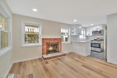 11-LIVING ROOM