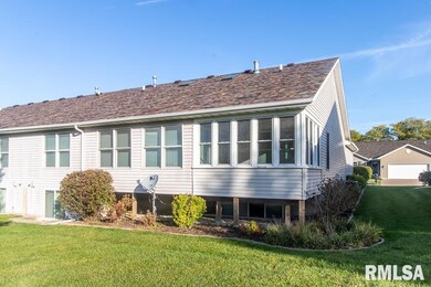 5200 Villa Dr unit 45, Davenport, IA 52806 - photo 2