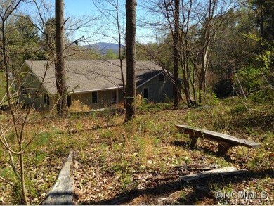 1.5 acres of peaceful privacy