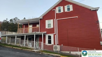 72 E Bacon St, Pottsville, PA 17901 - photo 3