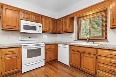 6815 Widmer Rd, Shawnee, KS 66216 - photo 5