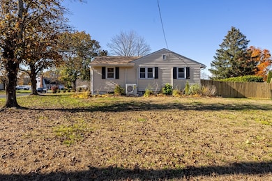 8 Ridgeview Dr, Feeding Hills, MA 01030 - photo 6