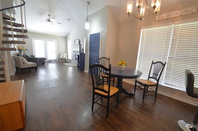 68 Hideaway Dr, Friendswood, TX 77546 - photo 2