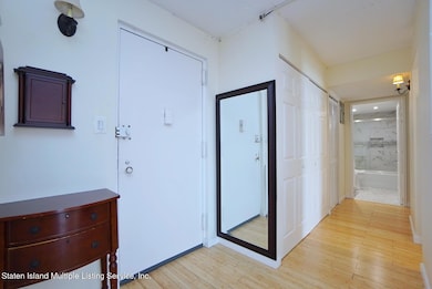 Elmwood Park Condominium II unit 3KK, Staten Island, NY 10314 - photo 2