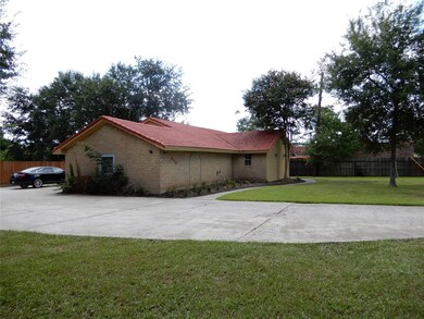 210 Beaumont Dr, Magnolia, TX 77354 - photo 5