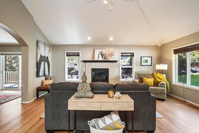 590 NW Lindsay Ct, Bend, OR 97701 - photo 6