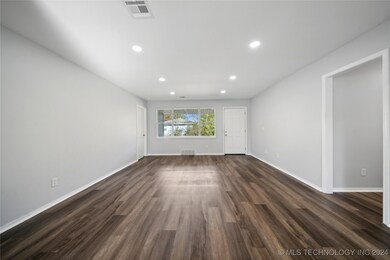 703 E Fort Worth St, Broken Arrow, OK 74012 - photo 7