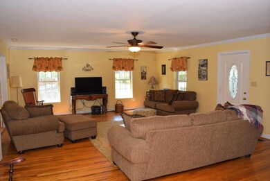 821 Belmina St, Pendleton, SC 29670 - photo 5