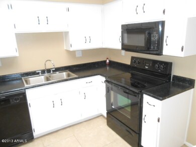 141 N Date unit 8, Mesa, AZ 85201 - photo 3
