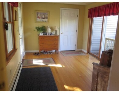 136 E Charlton Rd, Spencer, MA 01562 - photo 5