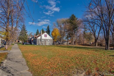 11688 Wayburn St, Detroit, MI 48224 - photo 4
