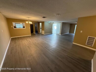 6104 Seabreeze Dr unit 3, Port Richey, FL 34668 - photo 4