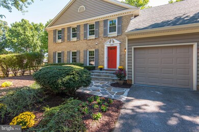 12409 Goldfinch Ct, Potomac, MD 20854 - photo 3