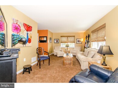 323 Fernwood Ave, Folsom, PA 19033 - photo 2