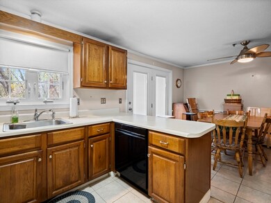 161 Flower Ln unit 7, Dracut, MA 01826 - photo 4