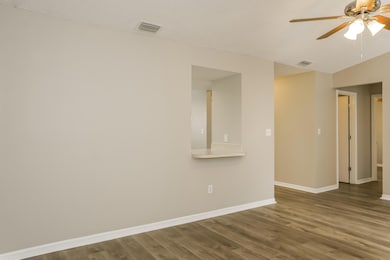 004-photo-living-room-11090282