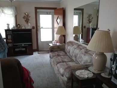 717 S. Harris Living Room front
