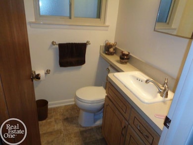 36702 Samoa Dr, Sterling Heights, MI 48312 - photo 7