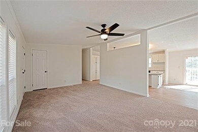 930 Wood St, Statesville, NC 28677 - photo 4