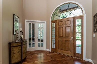 004-Foyer-3005182-medium