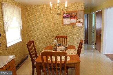 751 W Main St, New Holland, PA 17557 - photo 7