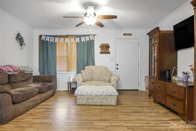 512 Goldwater St, Shelby, NC 28152 - photo 5