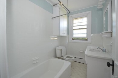 542 N 3rd St, Emmaus, PA 18049 - photo 7