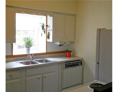 623 Flanders St, Chelsea, MI 48118 - photo 7