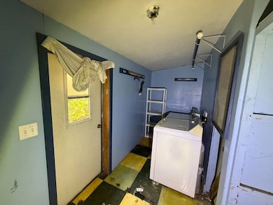 947 Sunnycrest Dr, Huntington, WV 25705 - photo 7