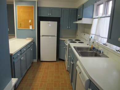 24 Henry St, Claremont, NH 03743 - photo 5