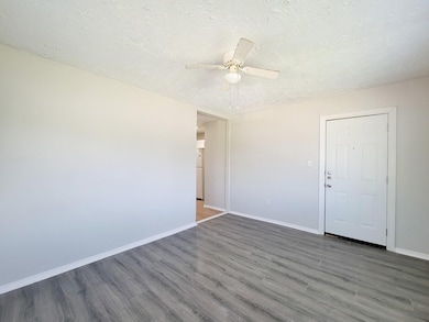 711 Avenue A unit 3, La Marque, TX 77568 - photo 5