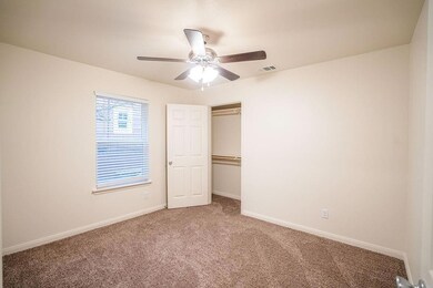 102 Royal St, Cleburne, TX 76031 - photo 4