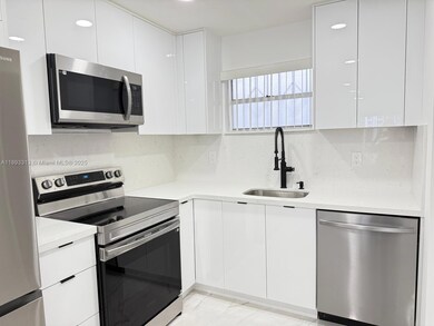 7101 Byron Ave unit 504, Miami Beach, FL 33141 - photo 5
