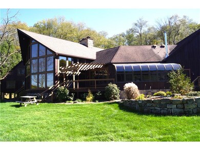 ENJOY ALL THE NATURAL LIGHT!