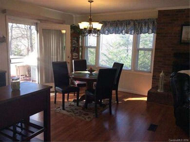 Open Kit/Dining/Den
