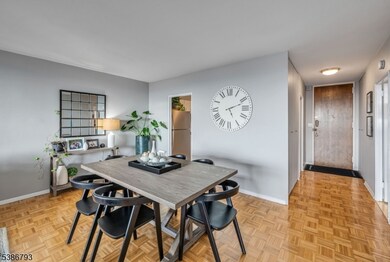 Horizon House unit 1706, Fort Lee, NJ 07024 - photo 7