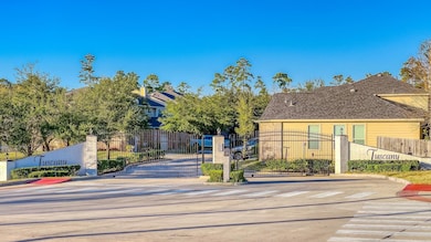 1898 Longmire Rd unit 8, Conroe, TX 77304 - photo 2