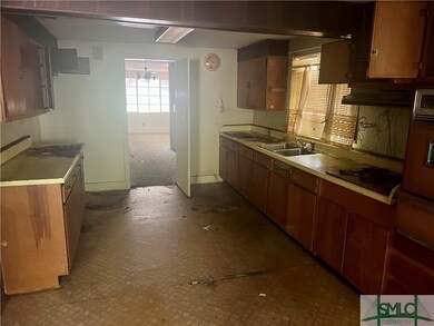 614 W 38th St, Savannah, GA 31415 - photo 5