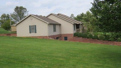 1049 Briarwood Dr, Lawrenceburg, KY 40342 - photo 7