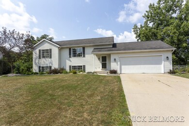 832 Meadow Dr_5