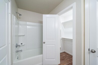 2114 mast bath n closet