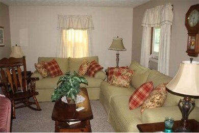 102 Conlyn Ave, Franklin, MA 02038 - photo 4