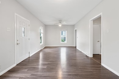 1223 W 19th St, Cedar Falls, IA 50613 - photo 3