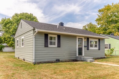 1621 Dewey St, Anderson, IN 46016 - photo 2