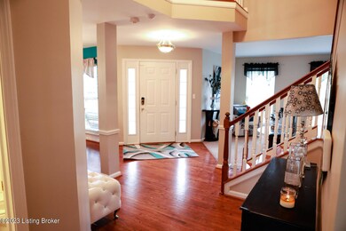 8506 Missionary Ct, Louisville, KY 40291 - photo 5