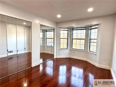 341 Wimbeldon Ct, North Brunswick, NJ 08902 - photo 6